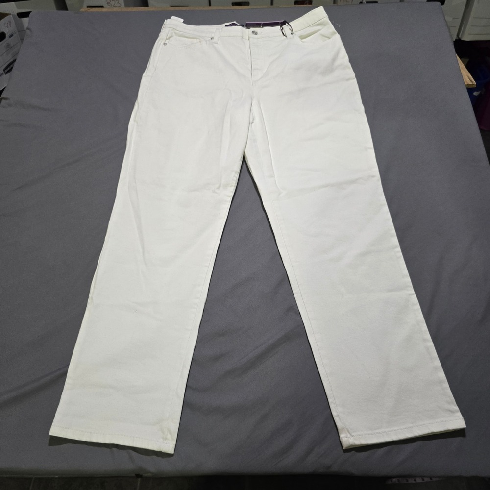 Gloria Vanderbilt Amanda Jeans Womens 18 White Heritage Tapered Slimming NWT